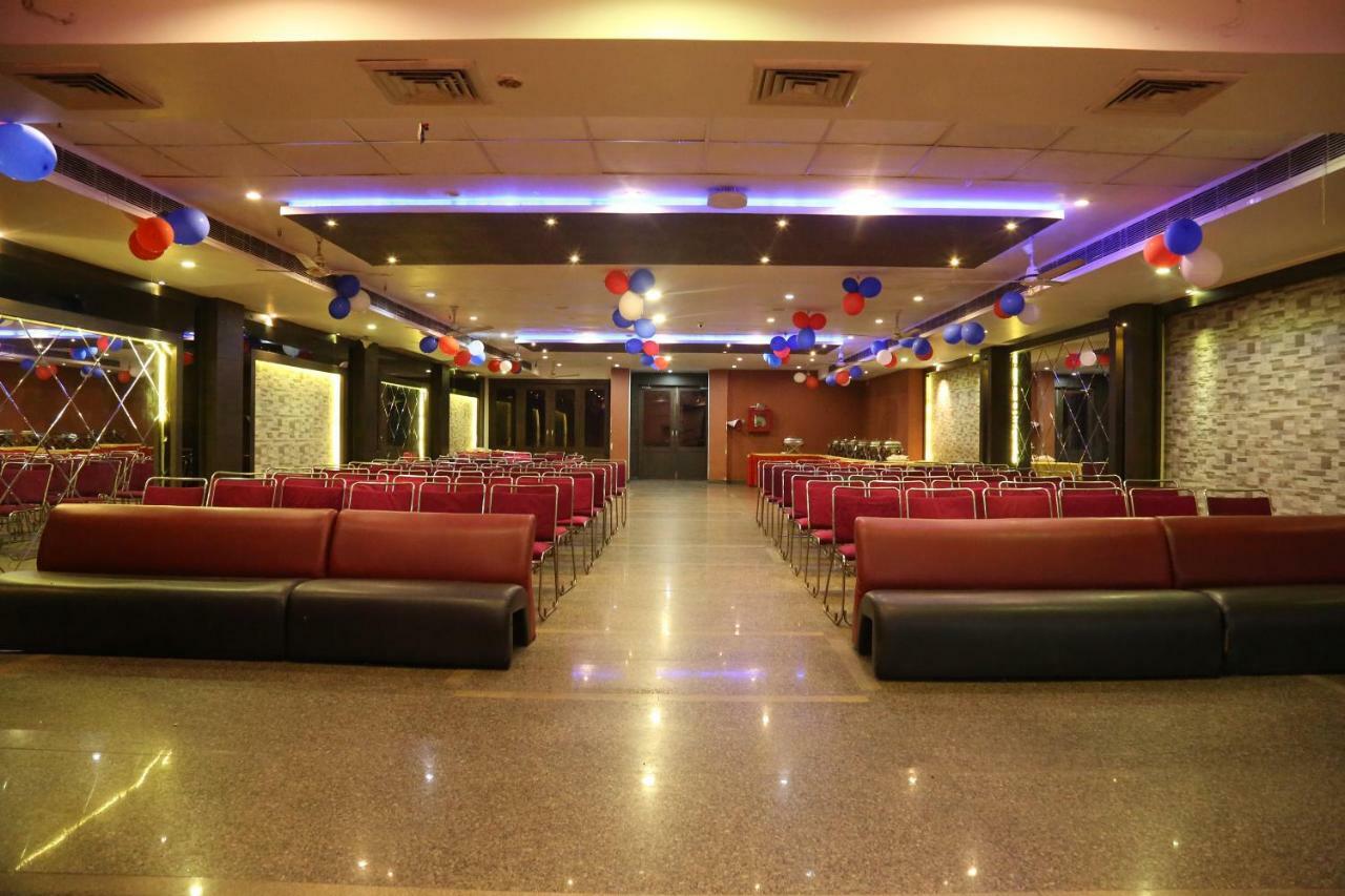 Hotel Deviram Palace Agra  Dış mekan fotoğraf